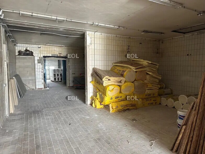 Local d’activités dans Ozoir-la-Ferrière à louer - Photo de l’immeuble – Image 2 sur 6