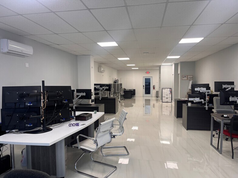 2228 SW 67th Ave, Miami, FL à vendre - Photo de l’immeuble – Image 2 sur 9
