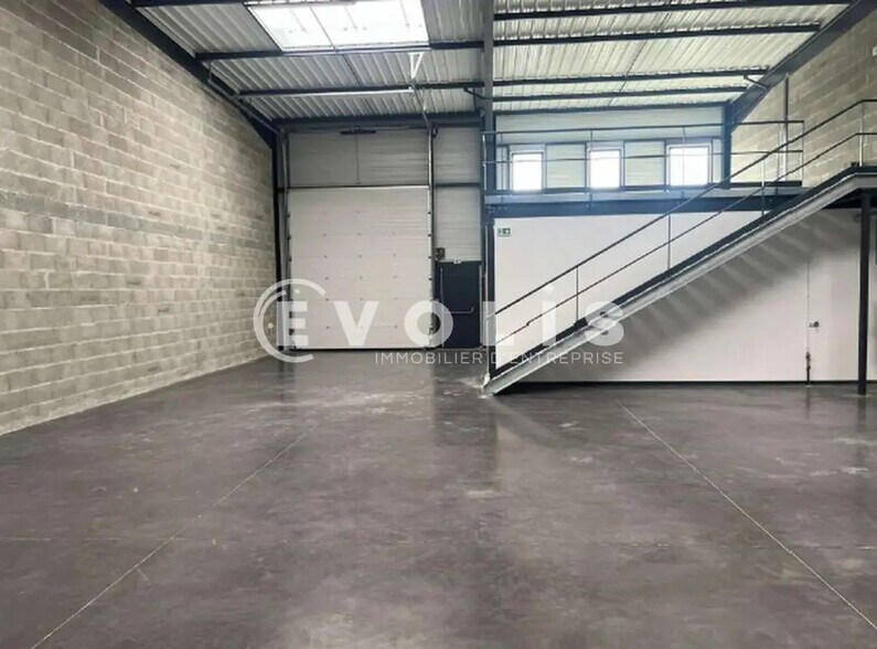 55 Rue Emile Zola, Décines-Charpieu à louer - Photo de l’immeuble – Image 2 sur 8