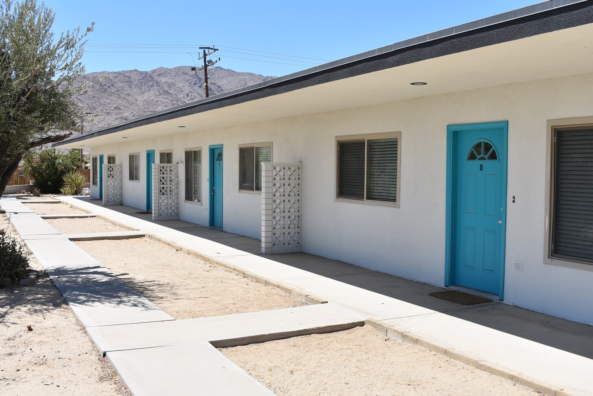 73636 Cactus Dr, Twentynine Palms, CA à vendre Photo de l’immeuble– Image 1 sur 25