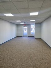 15 S Main St, Maxwell, IN à louer Hall d’entrée– Image 2 sur 7