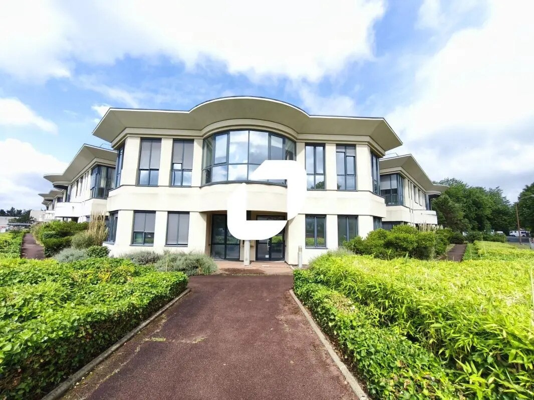 Local d’activités dans Créteil à louer Photo de l’immeuble– Image 1 sur 18