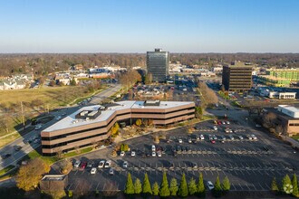 9100 Shelbyville Rd, Louisville, KY - VUE AÉRIENNE  vue de carte - Image1