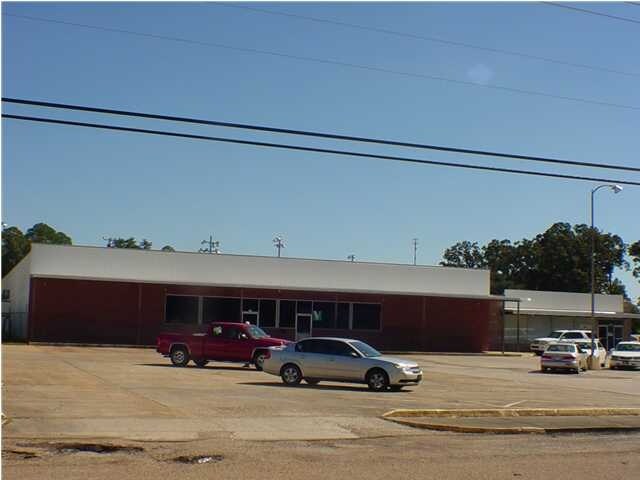 501 Main Ave, Magee, MS à vendre - Photo principale – Image 1 sur 1