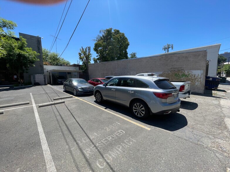 1725 J St, Sacramento, CA à vendre - Photo de l’immeuble – Image 2 sur 6