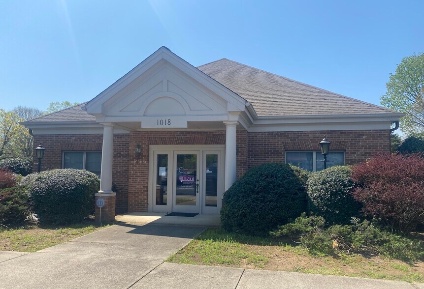 1018 Lee Ann Dr, Concord, NC à vendre - Photo de l’immeuble – Image 1 sur 11