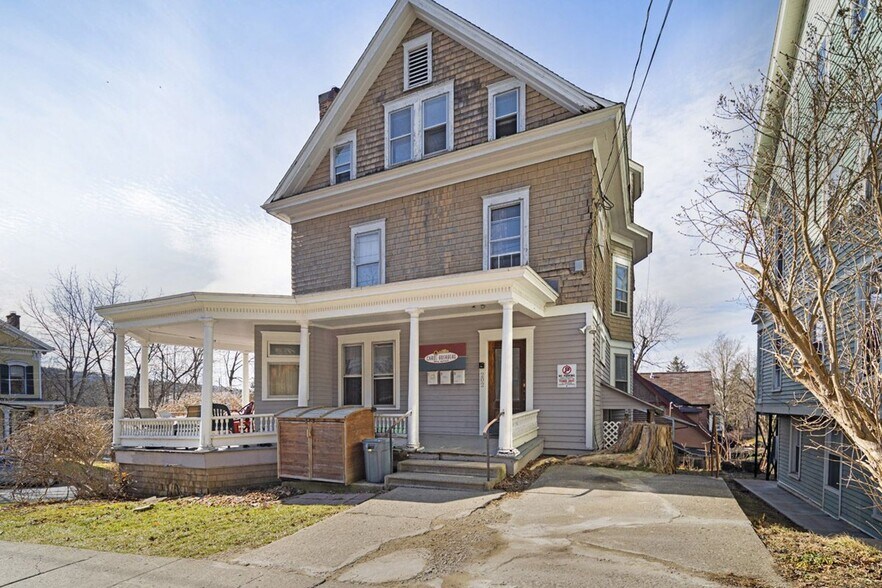 202 Stewart Ave, Ithaca, NY à vendre - Photo de l’immeuble – Image 2 sur 3