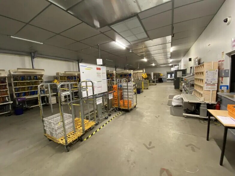 Local d’activités dans Lille à louer - Photo de l’immeuble – Image 3 sur 11