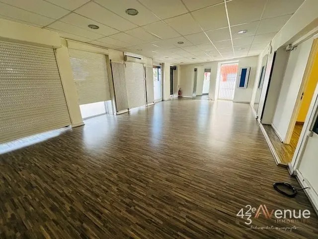 Bureau dans Saint-Étienne à louer - Photo de l’immeuble – Image 3 sur 10