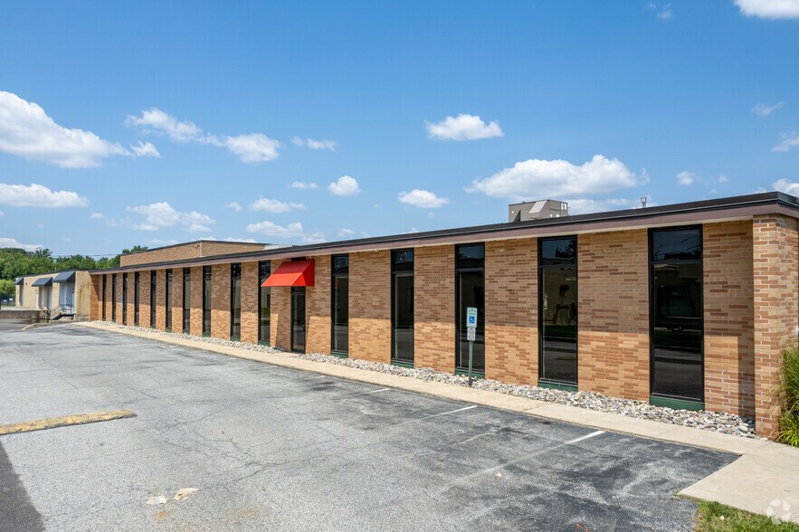 2080 Springdale Rd, Cherry Hill, NJ à louer - Photo de l’immeuble – Image 3 sur 9