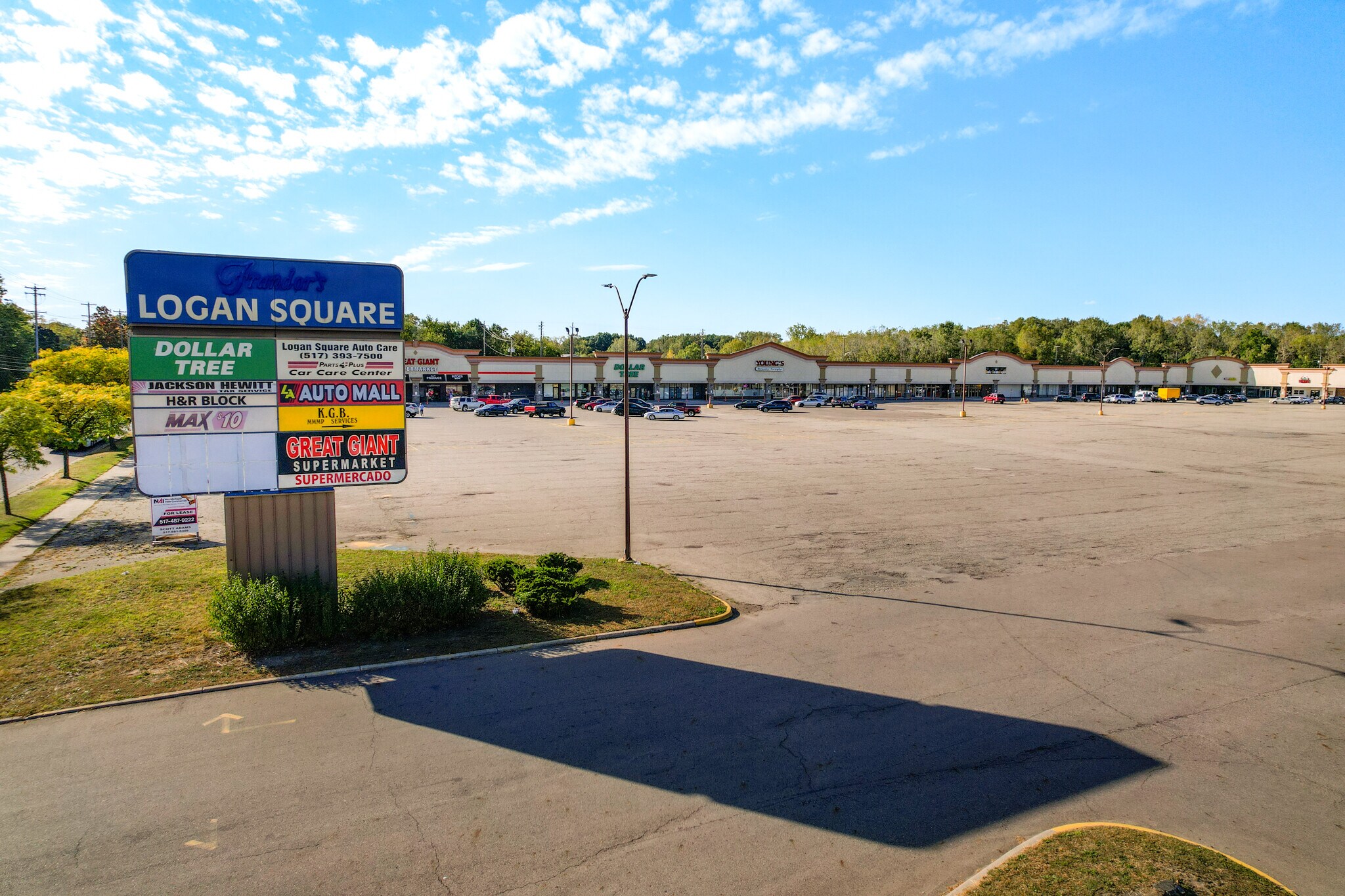 3222 S Martin Luther King Jr Blvd, Lansing, MI à louer Photo principale– Image 1 sur 19
