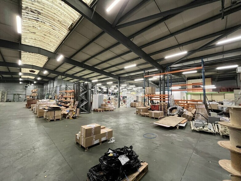 Industriel/Logistique dans Trappes à louer - Photo intérieure – Image 2 sur 5