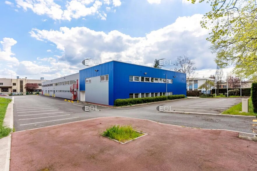 16 Rue Marcel Paul, Bezons à louer - Photo de l’immeuble – Image 1 sur 8