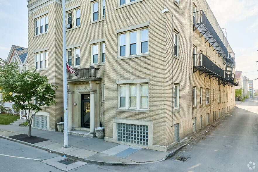 357 Alexander St, Rochester, NY à vendre - Photo de l’immeuble – Image 2 sur 7
