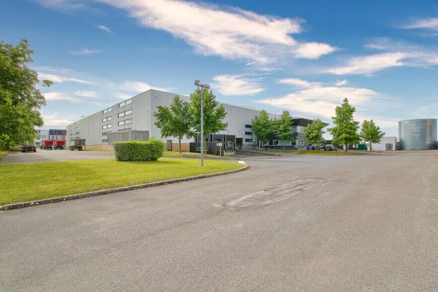 Industriel/Logistique dans Saint-Michel-sur-Orge à louer - Photo de l’immeuble – Image 1 sur 24