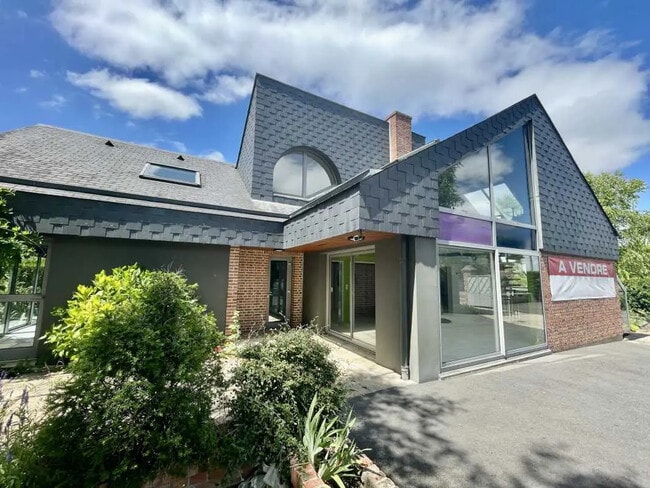 Plus de détails pour Local commercial à vendre