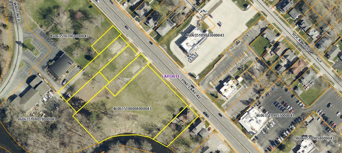 228 Pine Lake Ave, La Porte, IN à vendre Photo principale– Image 1 sur 4