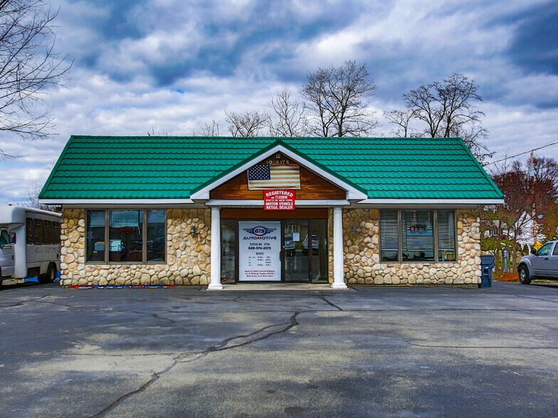 5058 Route 17M, New Hampton, NY à vendre - Photo de l’immeuble – Image 2 sur 19