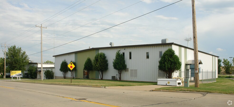 2425 Hutson Rd, Green Bay, WI à vendre - Photo de l’immeuble – Image 3 sur 11