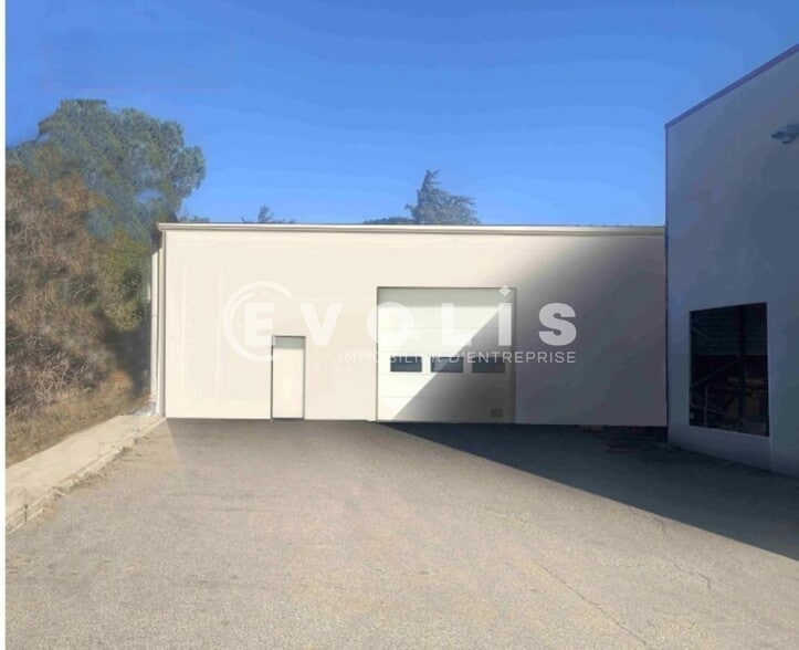 Industriel/Logistique dans Courthézon à louer - Photo de l’immeuble – Image 2 sur 10