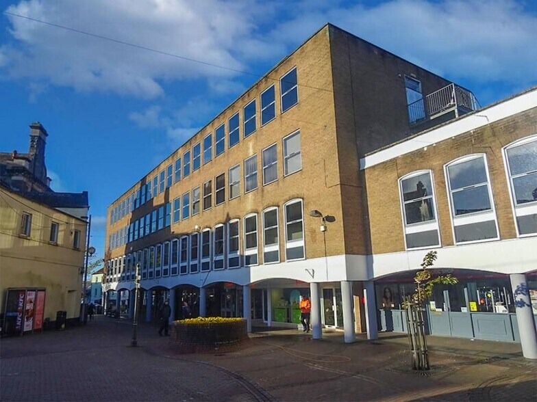 1-3 Red St, Carmarthen à louer - Photo de l’immeuble – Image 2 sur 6