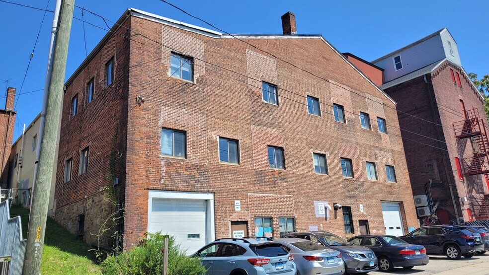 872 Main St, Willimantic, CT à vendre - Photo de l’immeuble – Image 2 sur 4