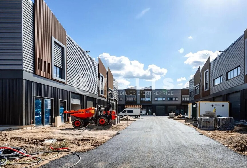 Rue Du Poteau, Courtry à louer - Photo de l’immeuble – Image 2 sur 7