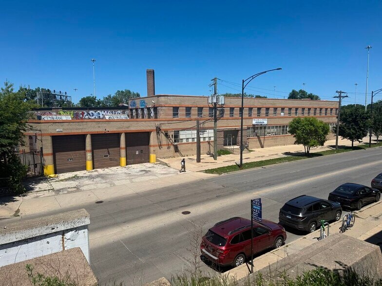 4700-4720 W Montrose Ave, Chicago, IL à louer - Photo de l’immeuble – Image 2 sur 9