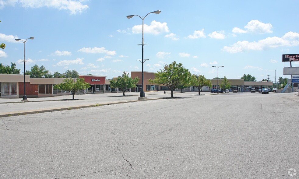 6215-6245 Blue Ridge Blvd, Raytown, MO à louer - Photo principale – Image 1 sur 21