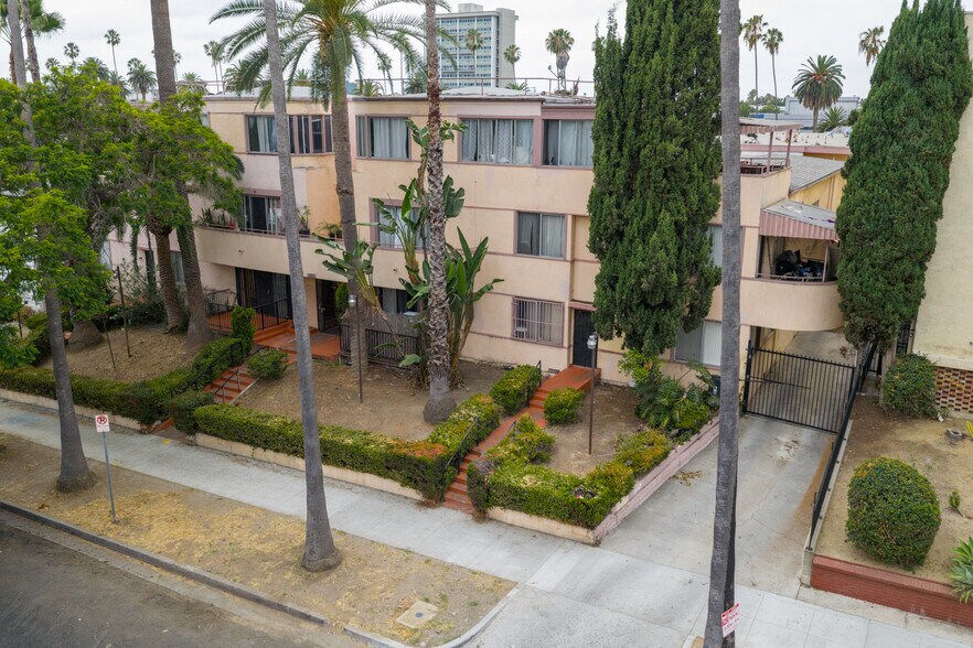 1125 S Westmoreland Ave, Los Angeles, CA à vendre - Photo de l’immeuble – Image 3 sur 30