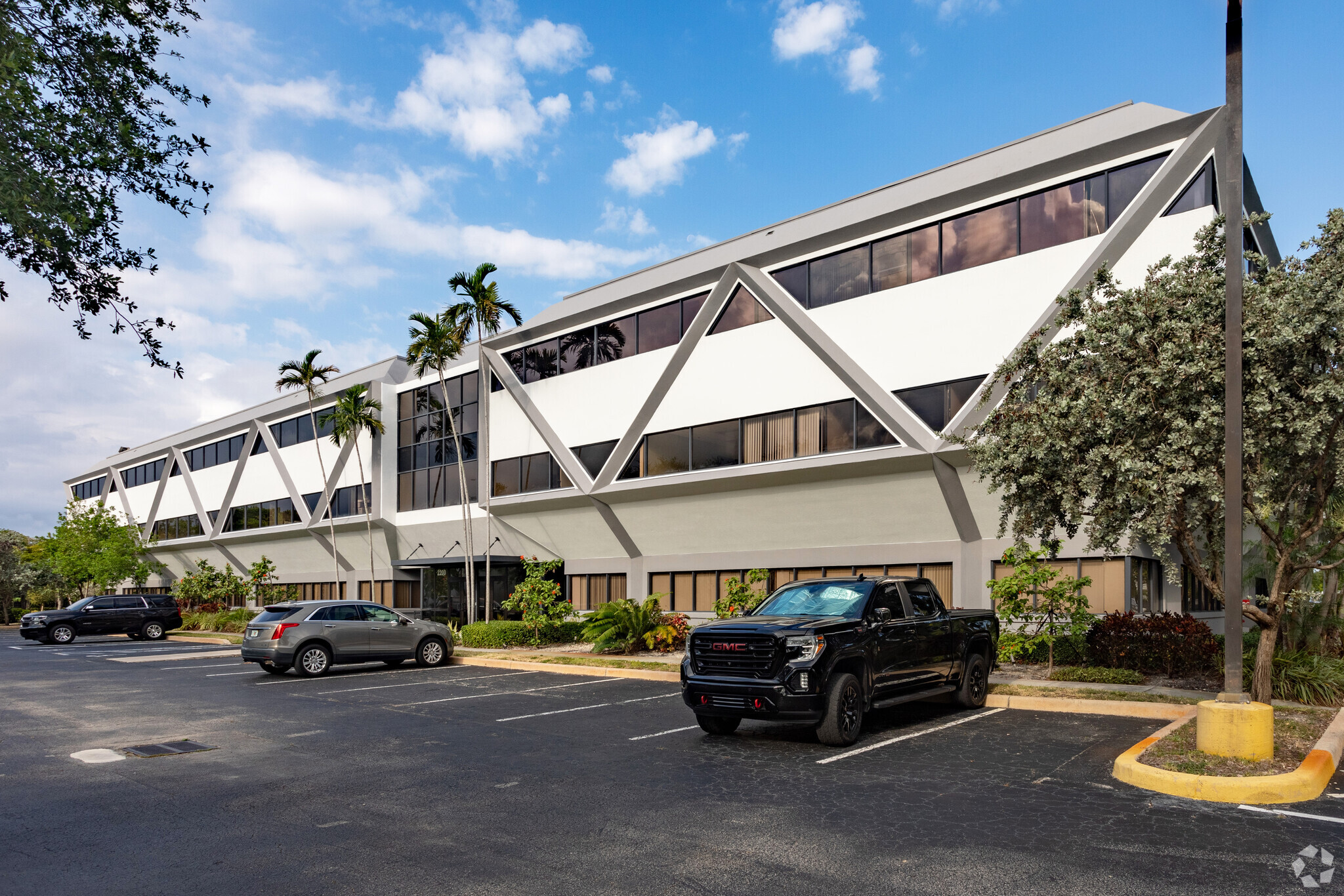 2200 W Commercial Blvd, Fort Lauderdale, FL à louer Photo principale– Image 1 sur 7