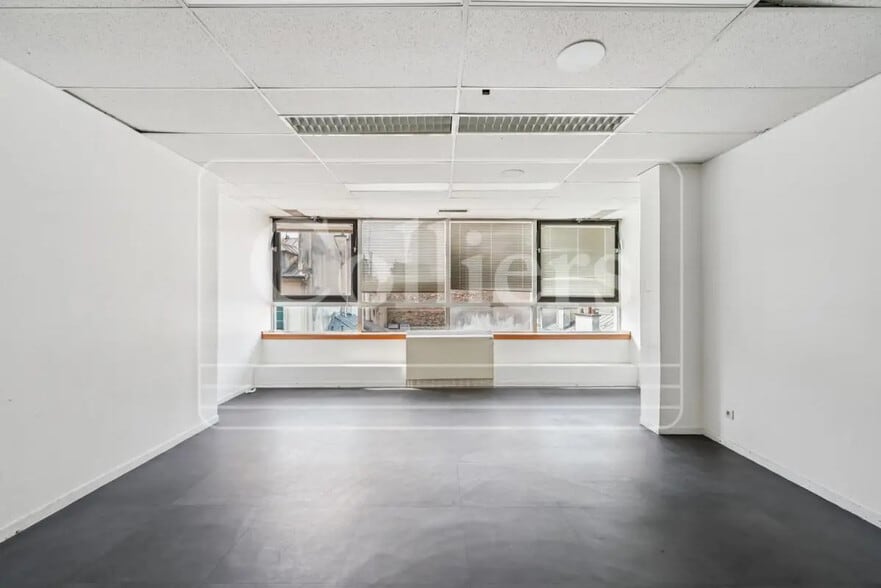 32 Rue De Paradis, Paris à vendre - Photo de l’immeuble – Image 3 sur 11