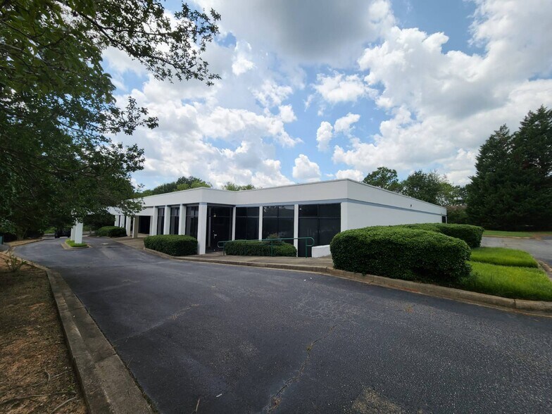200 Dillon Cir, Spartanburg, SC à vendre - Photo de l’immeuble – Image 3 sur 49