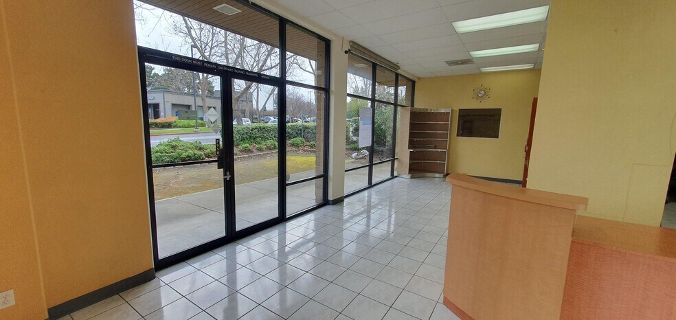 1516 Kirker Pass Rd, Concord, CA à louer - Photo intérieure – Image 2 sur 4
