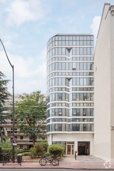 45 Rue Anatole France, Levallois-Perret à louer - Photo de l’immeuble – Image 2 sur 2