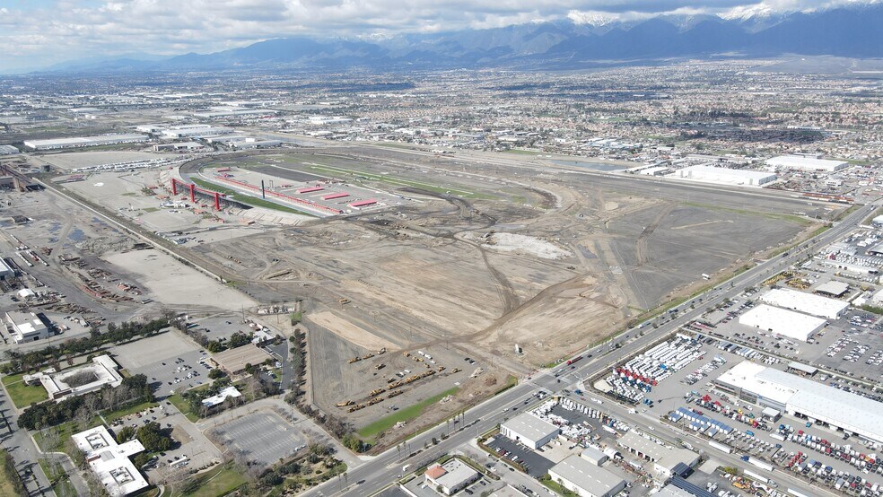 9300 Cherry Ave, Fontana, CA à louer - Photo de l’immeuble – Image 2 sur 5