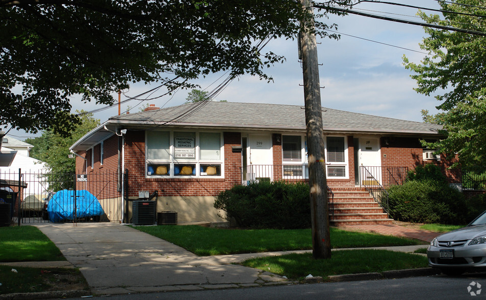 299 Guyon Ave, Staten Island, NY à louer - Photo de l’immeuble – Image 2 sur 11