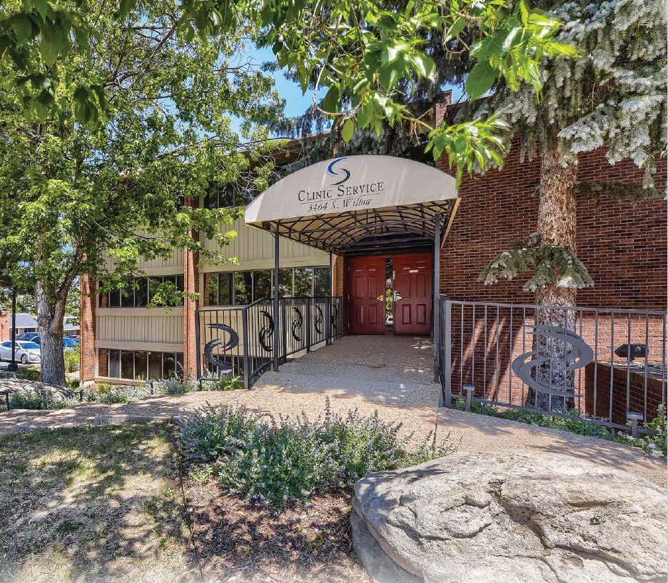 3464 S Willow St, Denver, CO à vendre Photo de l’immeuble– Image 1 sur 6