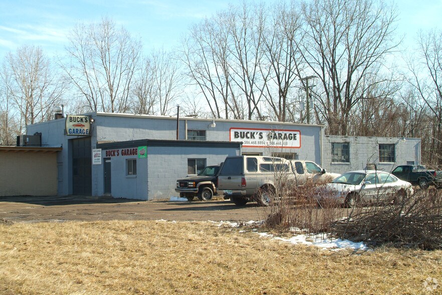 43550 N Groesbeck Hwy, Clinton Township, MI à vendre - Photo de l’immeuble – Image 2 sur 3