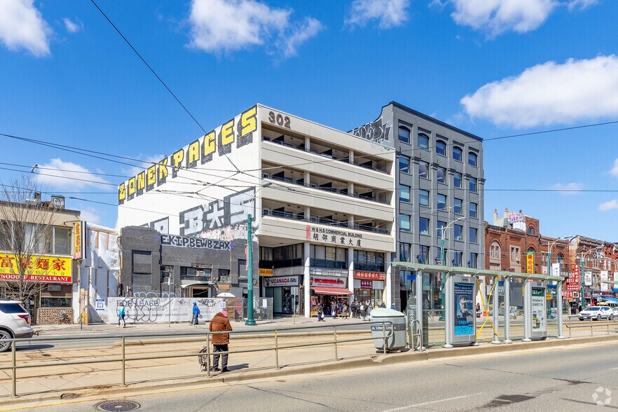 302 Spadina Ave, Toronto, ON à louer - Photo principale – Image 1 sur 3