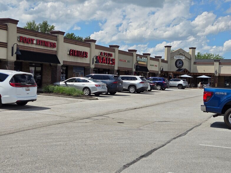 1100-1140 N State Road 135, Greenwood, IN à louer - Photo de l’immeuble – Image 1 sur 3