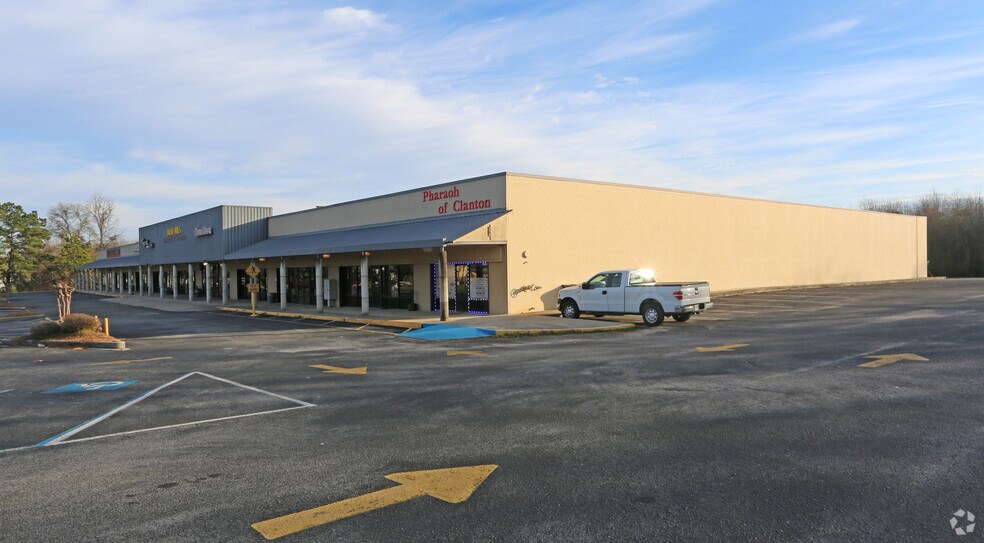 200 Town Mart, Clanton, AL à vendre - Photo principale – Image 1 sur 3