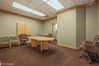 2019 Dean St, St Charles, IL à louer Photo de l’immeuble– Image 1 sur 12