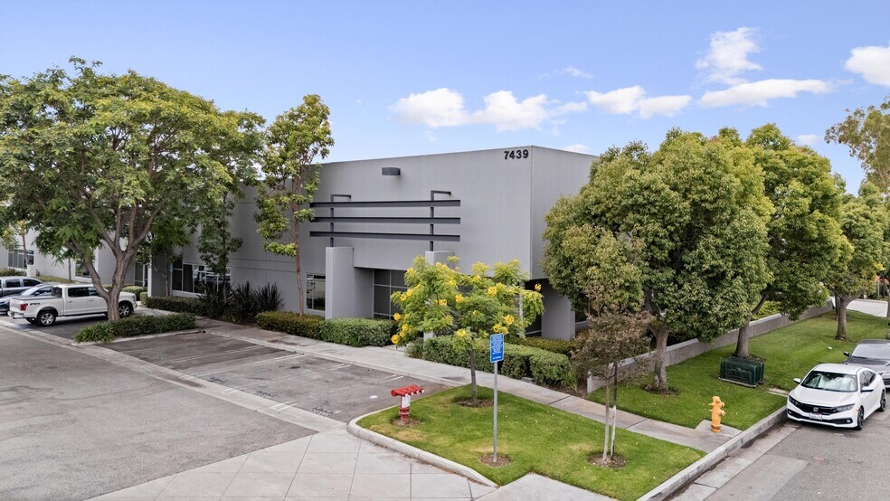 7433-7439 Lampson Ave, Garden Grove, CA à vendre - Photo de l’immeuble – Image 2 sur 28