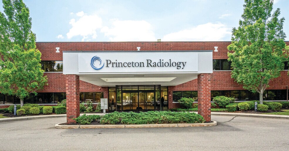 300 Princeton Hightstown Rd, East Windsor, NJ à louer - Photo de l’immeuble – Image 3 sur 28