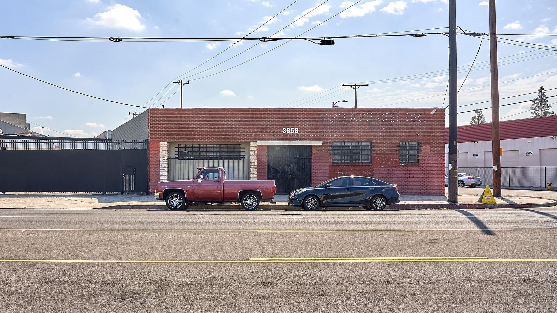 3858 Broadway Pl, Los Angeles, CA à louer Photo de l’immeuble– Image 1 sur 15