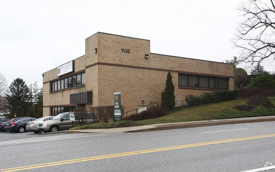 705 York Rd, Towson, MD à vendre - Photo principale – Image 1 sur 3