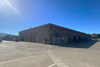 2735 Via Orange Way, Spring Valley, CA à louer Photo intérieure– Image 2 sur 8