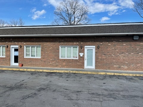 1727 Peters Creek Rd NW, Roanoke, VA à louer Photo de l’immeuble– Image 1 sur 8