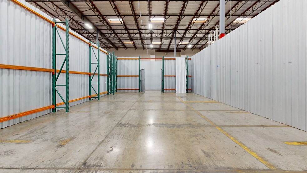 3950 Airport Dr, Ontario, CA à louer - Numérisation 3D Matterport – Image 2 sur 17